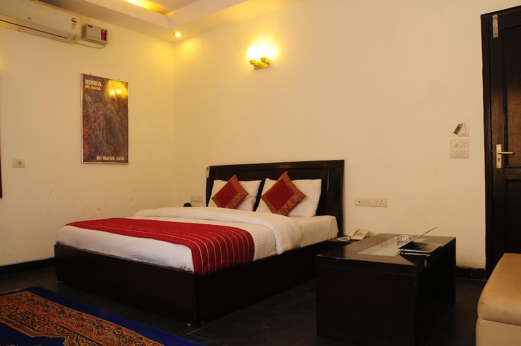 Airport Hotel Daya Capitol New Delhi Rom bilde